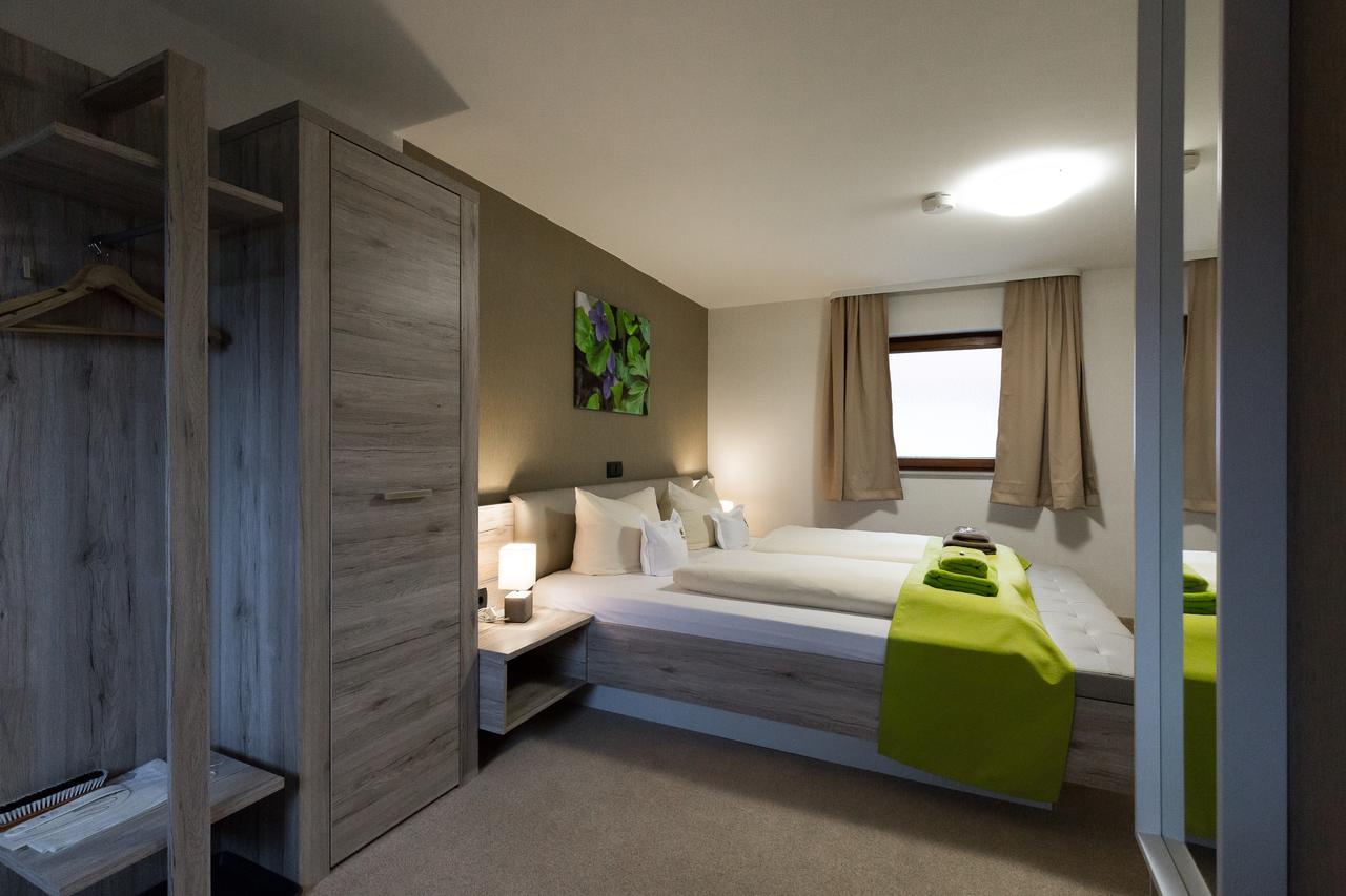 Kraeuterhotel Garni Zur Klostergrotte Nohra エクステリア 写真